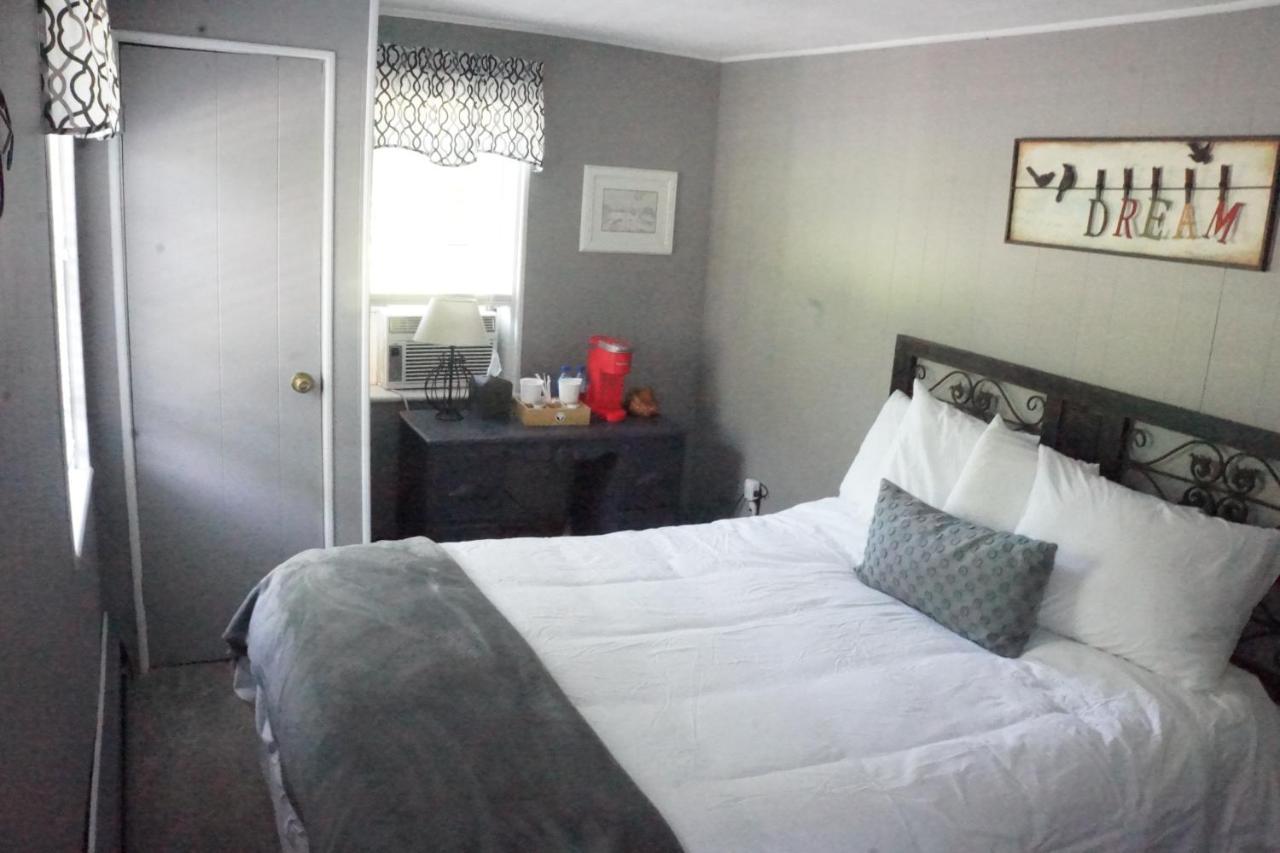 The Frogtown Inn Canadensis Exterior foto