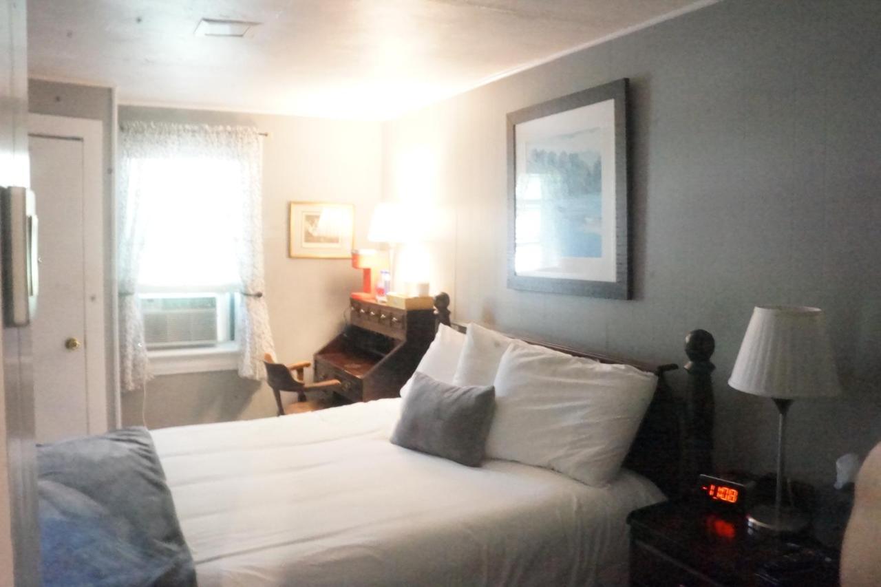 The Frogtown Inn Canadensis Exterior foto